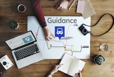 Yaratıcı insanlar masada çalışma