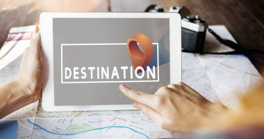 dijital tablet kullanan kadın