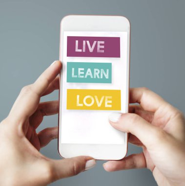 cep telefonu tutan eller