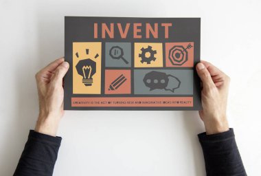  afişini holding eller