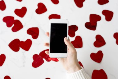 kadın el telefon tutarak