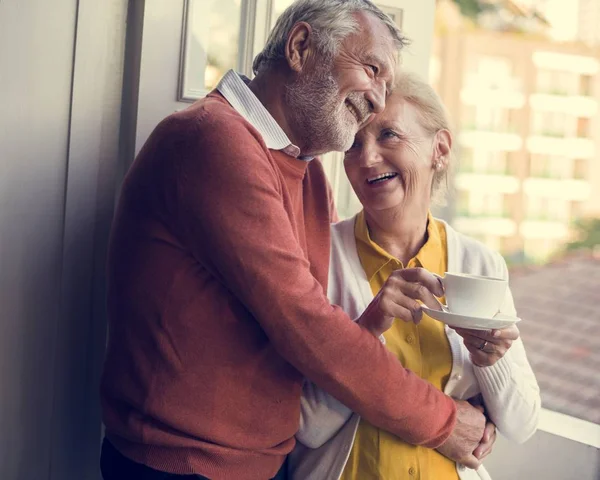 Senior Couple Trascorrere del tempo insieme — Foto Stock
