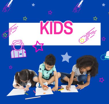 kağıtlara çizim çocuklar