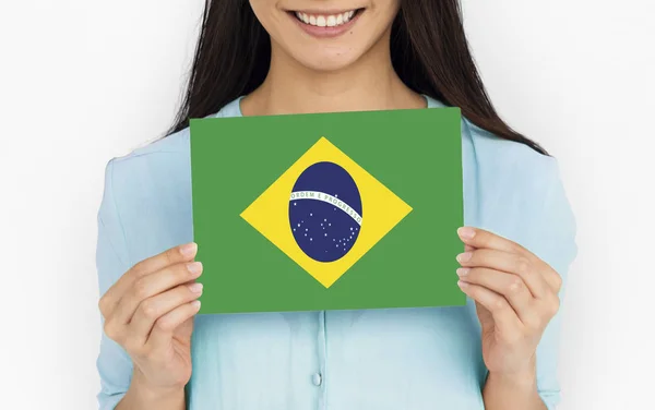Giovane donna con bandiera brasiliana . — Foto Stock