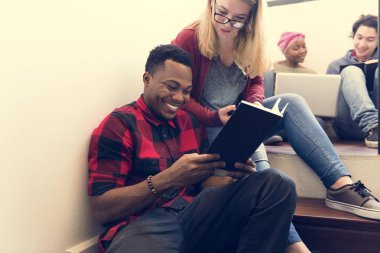 çok ırklı öğrencilerin eğitim