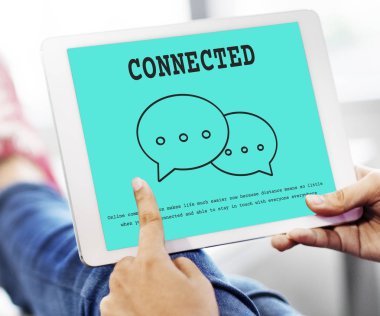 kişi holding dijital tablet