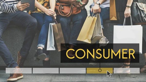 Amigos segurando sacos de compras — Fotografia de Stock