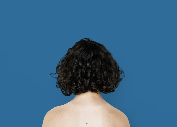 Femme adulte avec dos nu — Photo