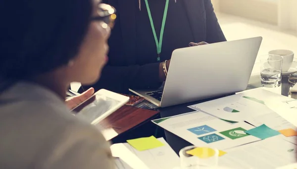 People discussing at International Conference — Stock Photo, Image