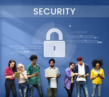 Dijital aygıtlar kullanan insanlar