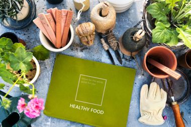 Araçlar ve afişini dikim