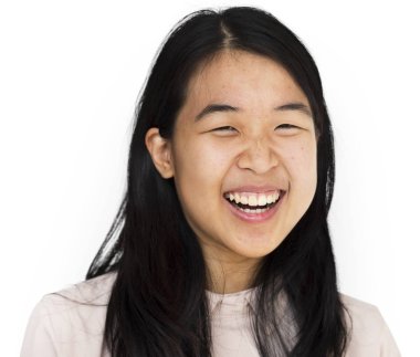 Asyalı kız gülerek