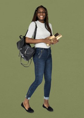 kız öğrenci holding ders kitabı