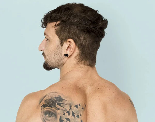 Homem caucasiano com tatuagem — Fotografia de Stock