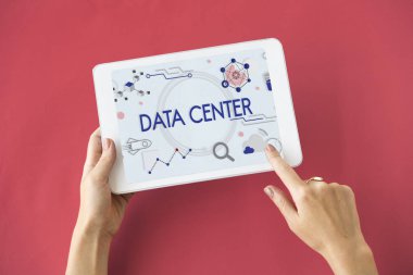 kişi holding dijital tablet