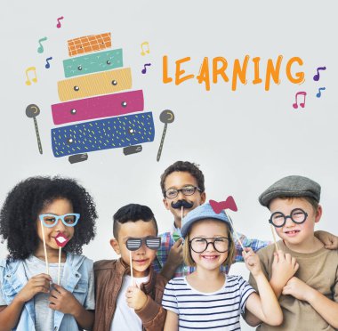 Neşeli Çocuklar eğlenin