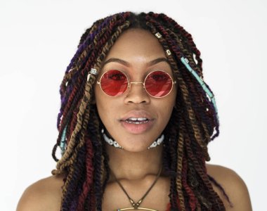 Stüdyoda Afrikalı kadın