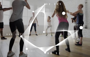 İnsanlar egzersiz egzersizler yapıyor