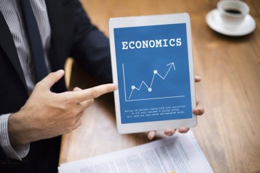 Dijital tablet ile işadamı