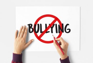 kişi kalem ile metin yazma