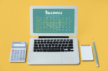 Çalışma alanı ile modern dizüstü