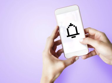 Cep telefonu holding insan eller 