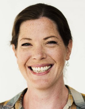 Yüz ifade gülümseyen kadın