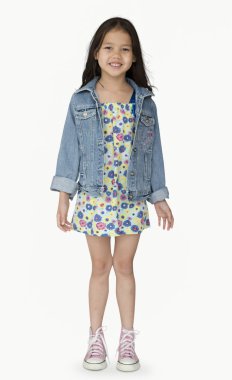 sevimli kız kot ceketli