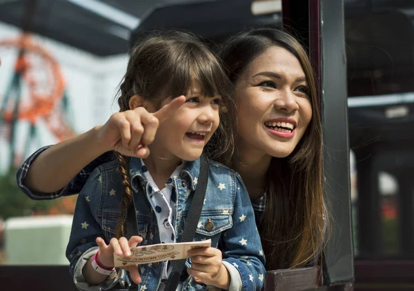 Felice madre e figlia — Foto Stock