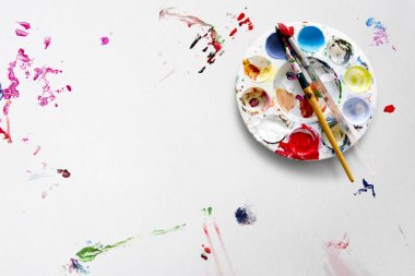 Sanat ve renkli boya