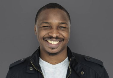 Afrikalı erkek gülümseyen