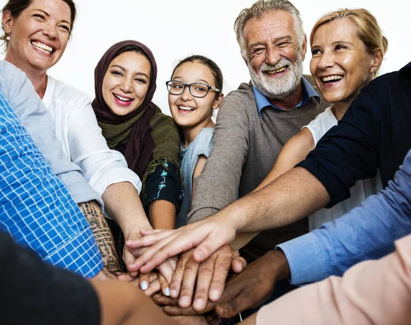 Diverso grupo de personas juntas — Foto de Stock