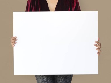 kadın holding beyaz bayrak