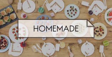 gıda ile ahşap masa