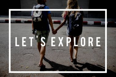 seyahat çift sokakta yürüme