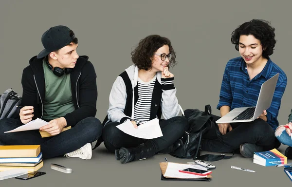 Studenten lernen im Atelier — Stockfoto