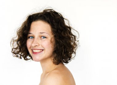  gülümseyen kız bir stüdyoda olduğunu 