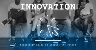 Arkadaşlar dijital cihazlar kullanarak