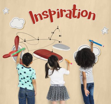 duvarda çizim çocuklar