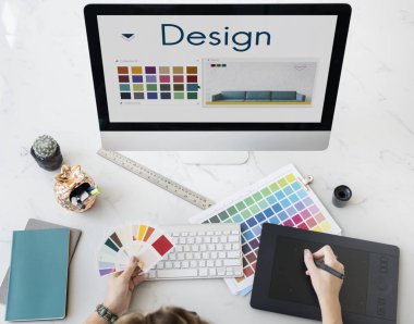 tasarımcı grafik tablası üzerinde çizim