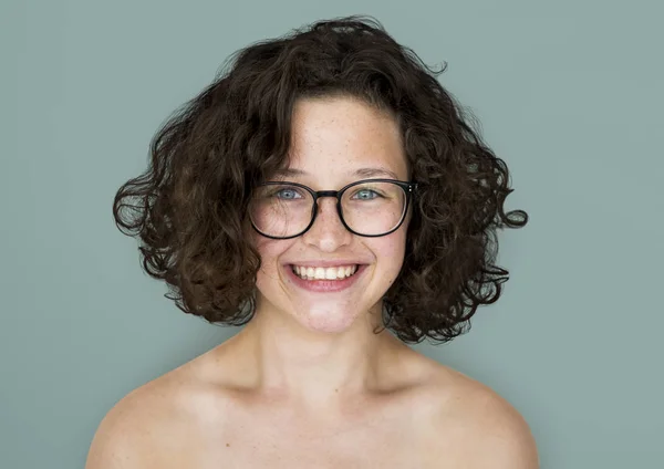 Sorrindo menina feliz com óculos — Fotografia de Stock