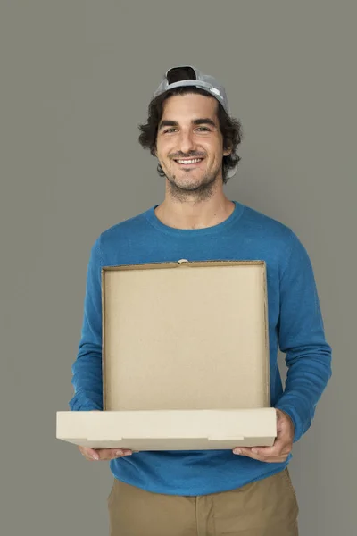 Homem carregando caixa de pizza — Fotografia de Stock