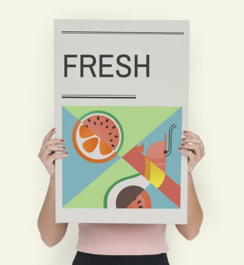 kadın holding tasarlamak