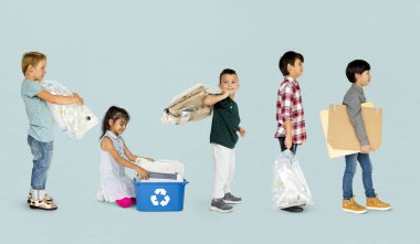 atık geri dönüşüm için çocuklarla