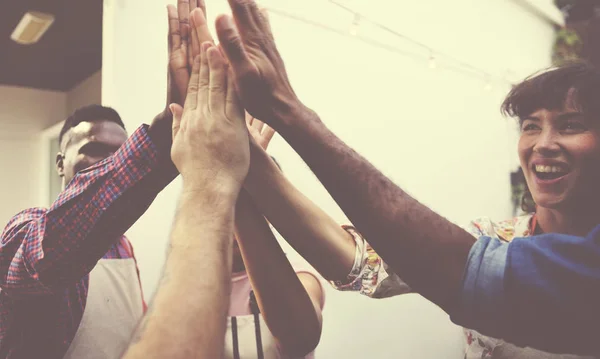 Les mains de l'équipe ensemble — Photo