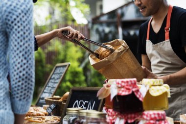 Pasta dükkanı fırında ev