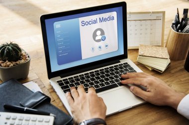 el laptop ile çalışma