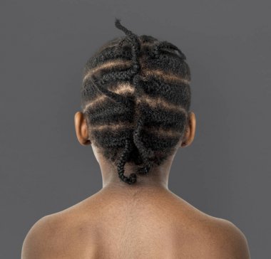 Saç modeli ile Afrikalı Çocuk