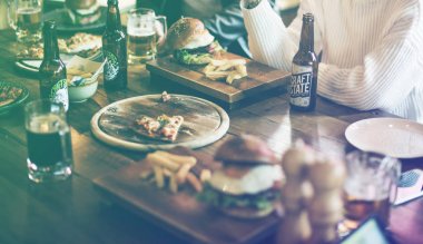 Fast food pizza ve hamburger 