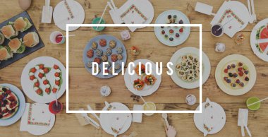 gıda ile ahşap masa